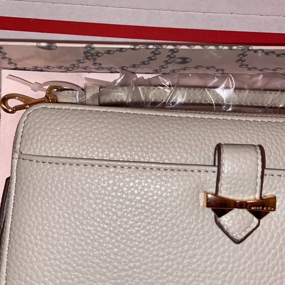 Anne Klein - Picture 3 of 4